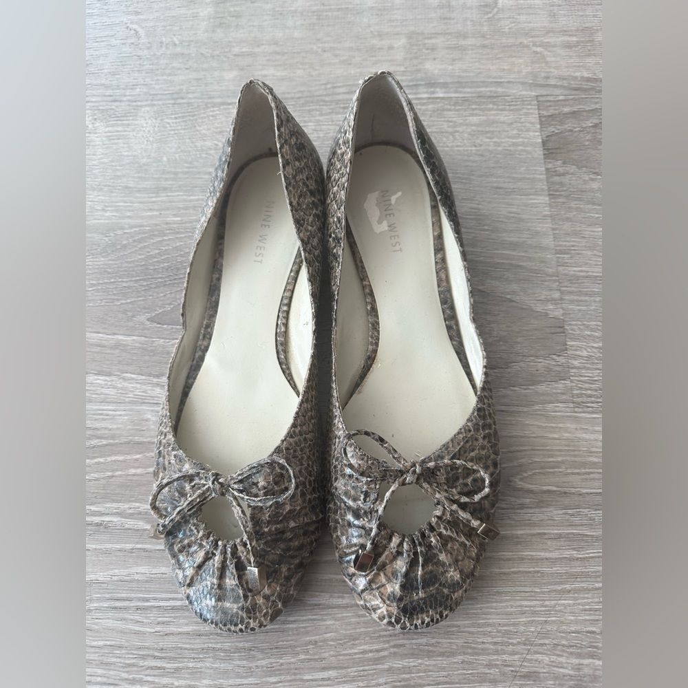 Nine West faux snakeskin ballet flats size 8.5